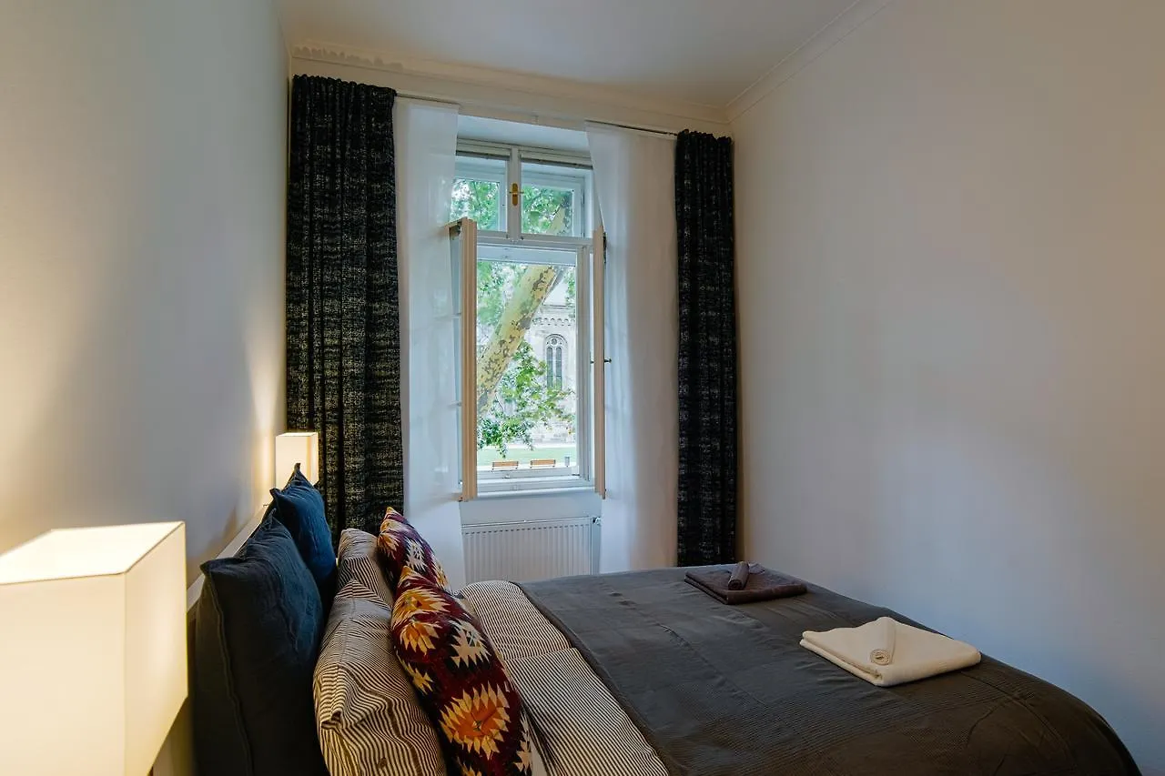 Apartment Gesse Kollarova Prag