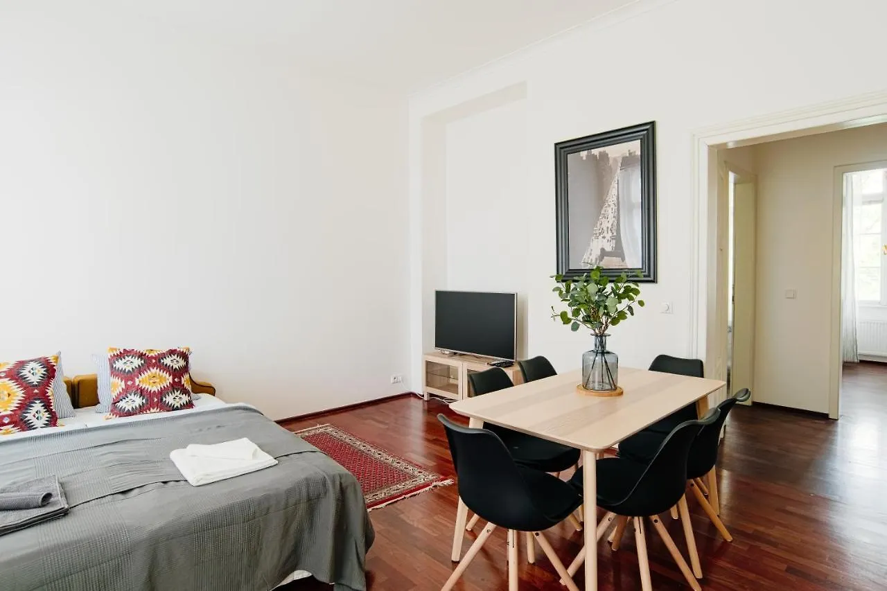 Apartment Gesse Kollarova Prag 0*,